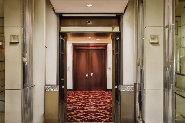 Отель. Выжить любой ценой